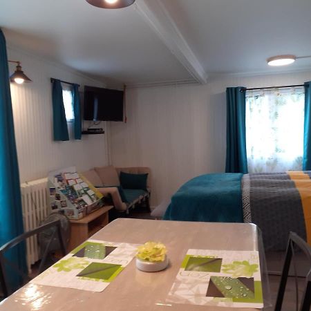 Relais Des Tourterelles Bed & Breakfast La Neuville-aux-Joutes Eksteriør bilde