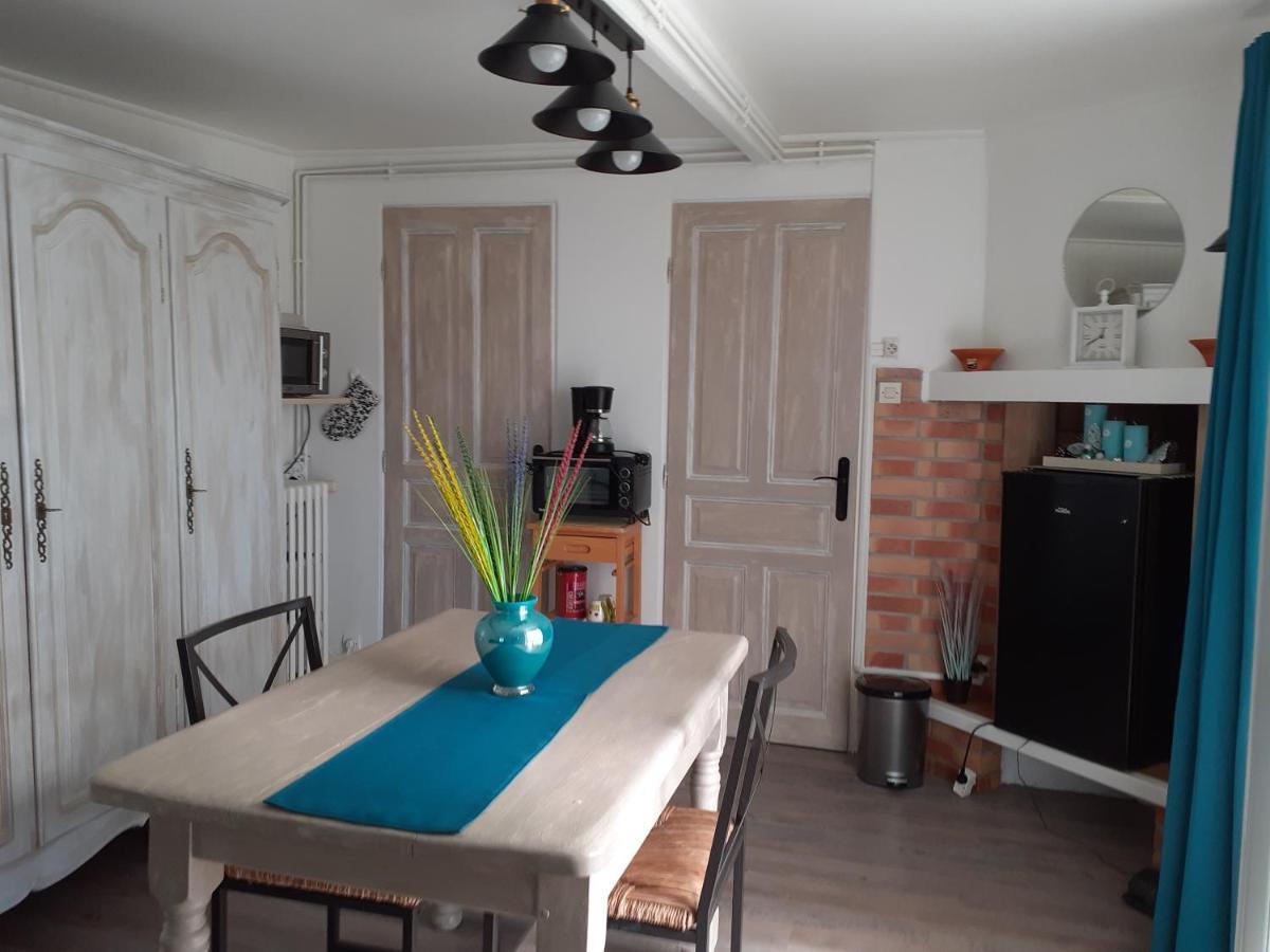 Relais Des Tourterelles Bed & Breakfast La Neuville-aux-Joutes Eksteriør bilde