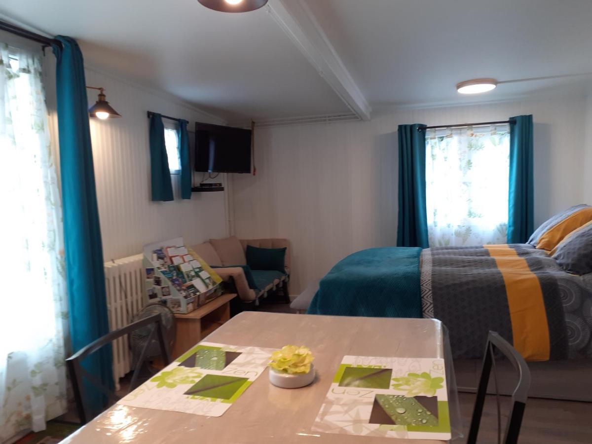 Relais Des Tourterelles Bed & Breakfast La Neuville-aux-Joutes Eksteriør bilde